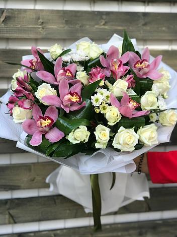 Букет цветов из: Розы и Хризантемы в Николо-Кропотки