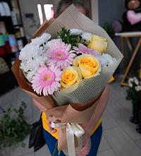 Букет цветов из:  Герберы, Розы и Хризантемы в Николо-Кропотки
