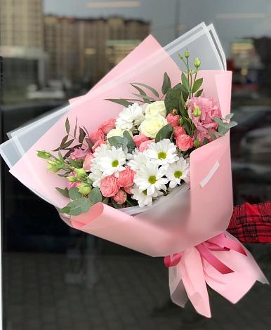 Букет цветов из: Розы, Лизиантусы и Хризантемы в Николо-Кропотки